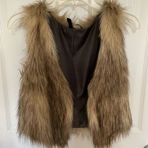 H&M Divided Cropped Faux Fur Vest